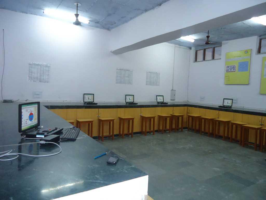 Dr. K.N. Modi University Newai Laboratory photo 4